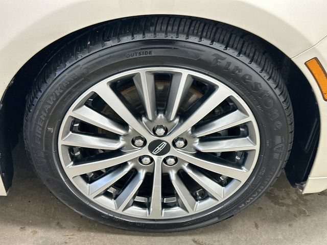 Thumbnail: 2017 Lincoln MKZ - 8