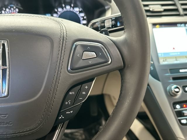 Thumbnail: 2017 Lincoln MKZ - 20