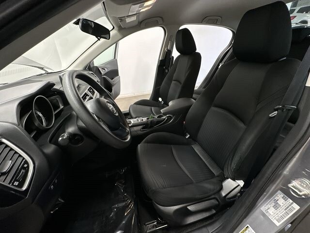 2016 Mazda Mazda3 i Sport 11