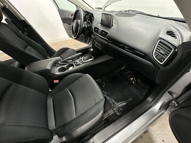 2016 Mazda Mazda3 i Sport 24