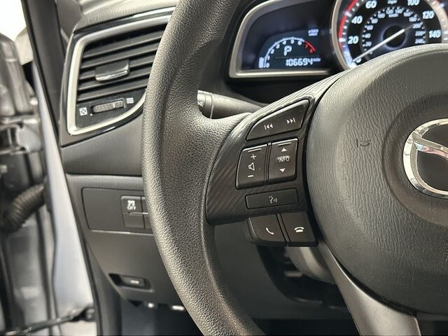 2016 Mazda Mazda3 i Sport 17