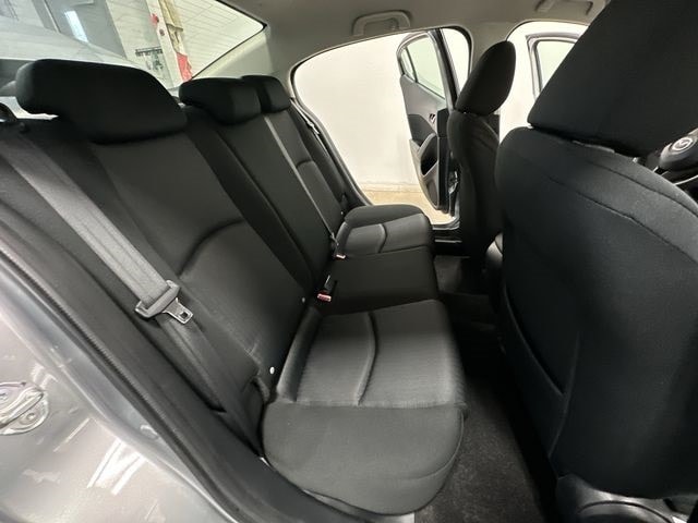 2016 Mazda Mazda3 i Sport 27