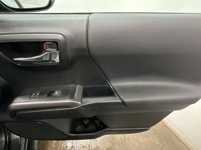 Thumbnail: 2022 Toyota Tacoma - 27