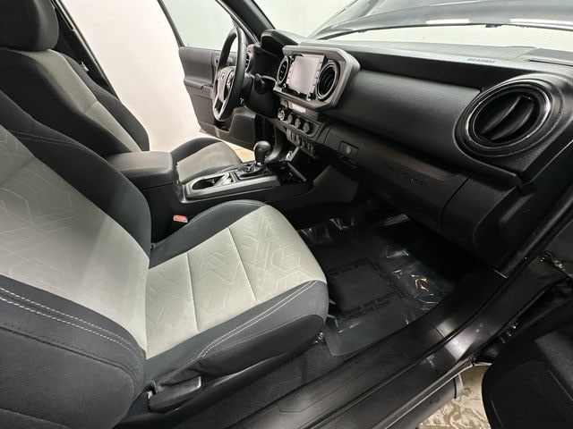 Thumbnail: 2022 Toyota Tacoma - 25