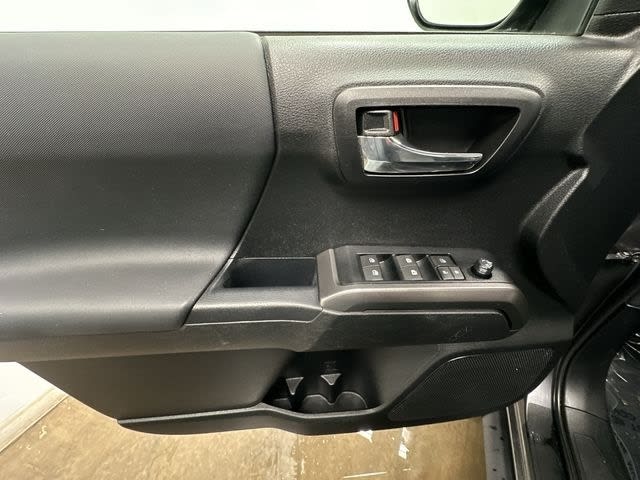 Thumbnail: 2022 Toyota Tacoma - 24