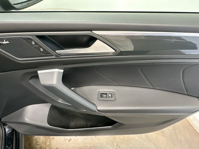 Thumbnail: 2019 Volkswagen Tiguan - 30