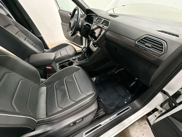 Thumbnail: 2022 Volkswagen Tiguan - 28