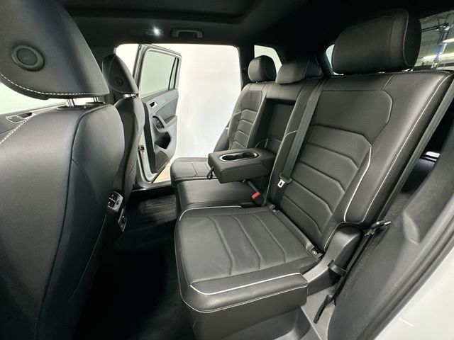 Thumbnail: 2022 Volkswagen Tiguan - 13
