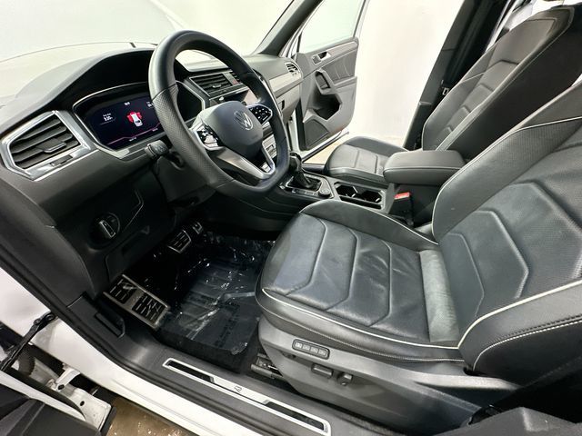 Thumbnail: 2022 Volkswagen Tiguan - 12
