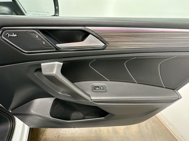 Thumbnail: 2022 Volkswagen Tiguan - 30