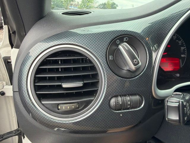 Thumbnail: 2012 Volkswagen Beetle - 23