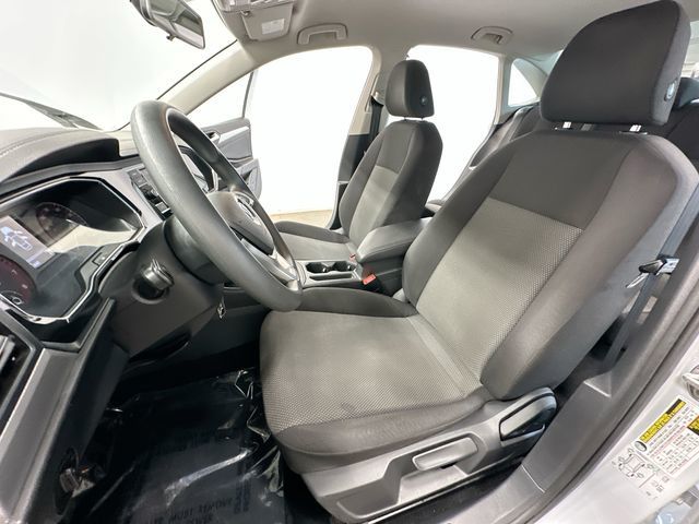 Thumbnail: 2019 Volkswagen Jetta - 12
