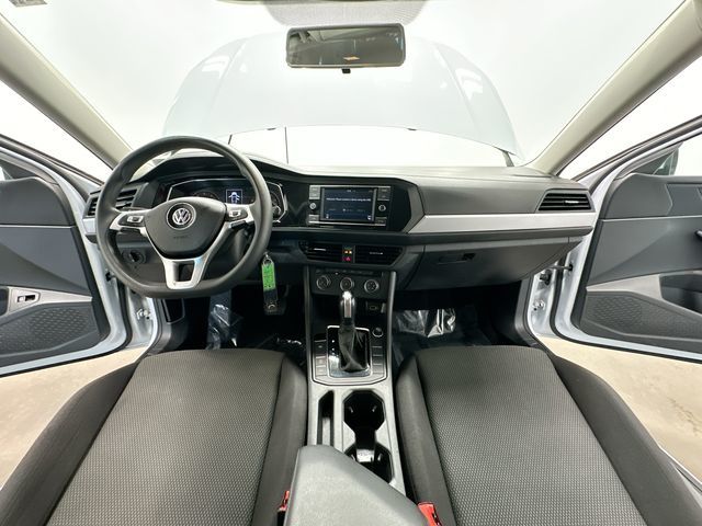 Thumbnail: 2019 Volkswagen Jetta - 10