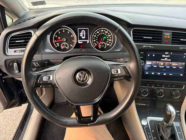 Thumbnail: 2019 Volkswagen Golf - 9