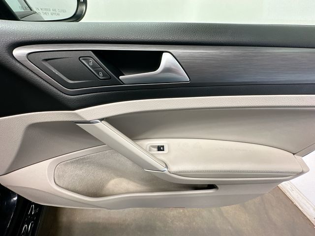 Thumbnail: 2019 Volkswagen Golf - 28