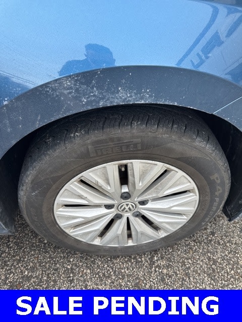 Thumbnail: 2019 Volkswagen Jetta - 18