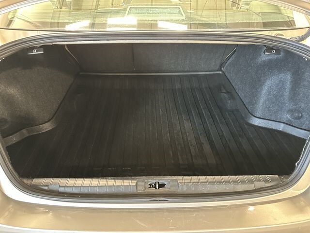 Thumbnail: 2016 Subaru Legacy - 16