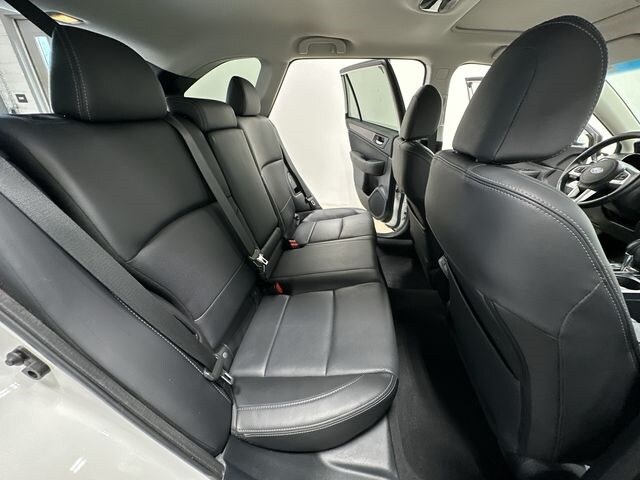 2017 Subaru Outback Limited 29