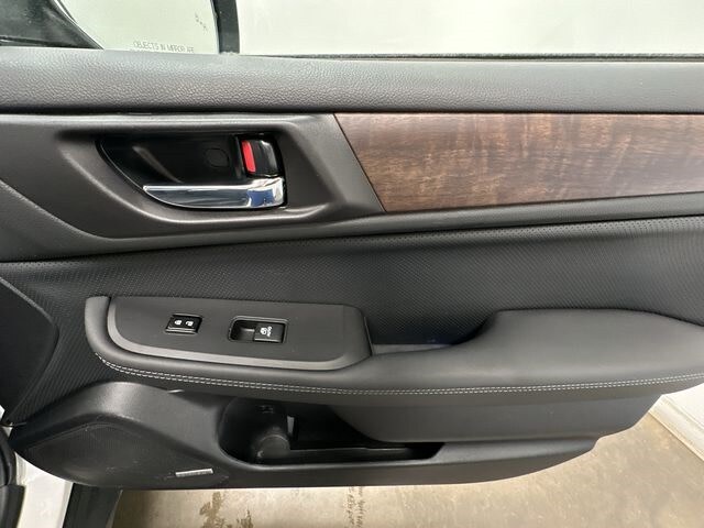 2017 Subaru Outback Limited 28
