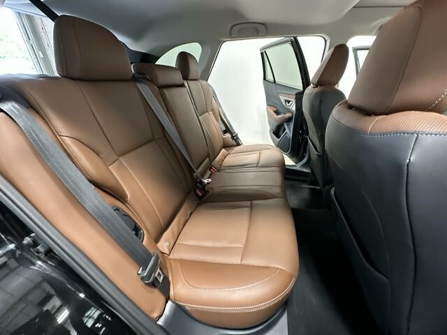 2022 Subaru Outback Touring 29