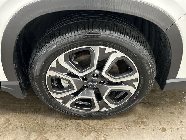 2024 Subaru Ascent Touring 8