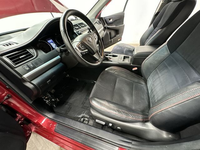 Thumbnail: 2015 Toyota Camry - 11