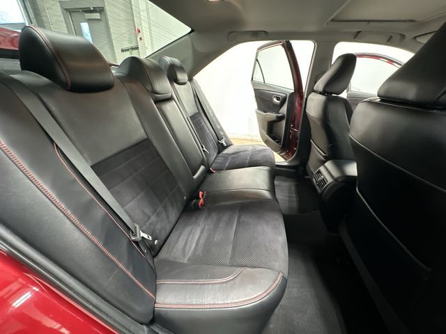 Thumbnail: 2015 Toyota Camry - 29