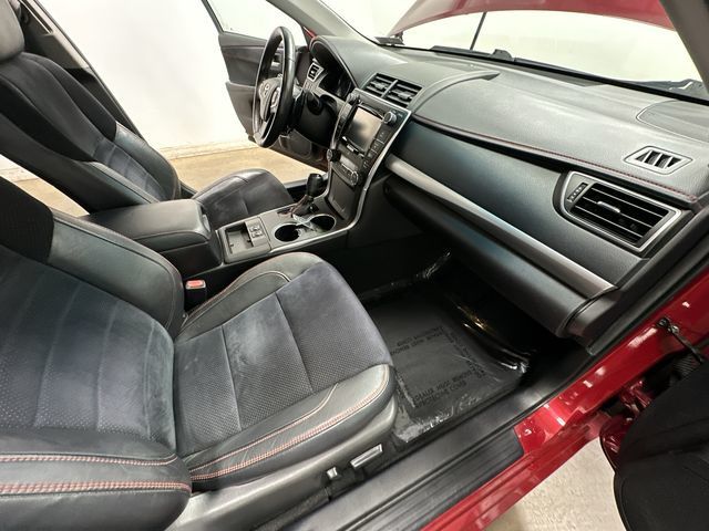 Thumbnail: 2015 Toyota Camry - 26