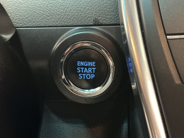 Thumbnail: 2015 Toyota Camry - 19