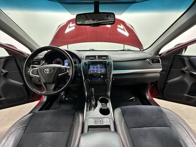 Thumbnail: 2015 Toyota Camry - 9