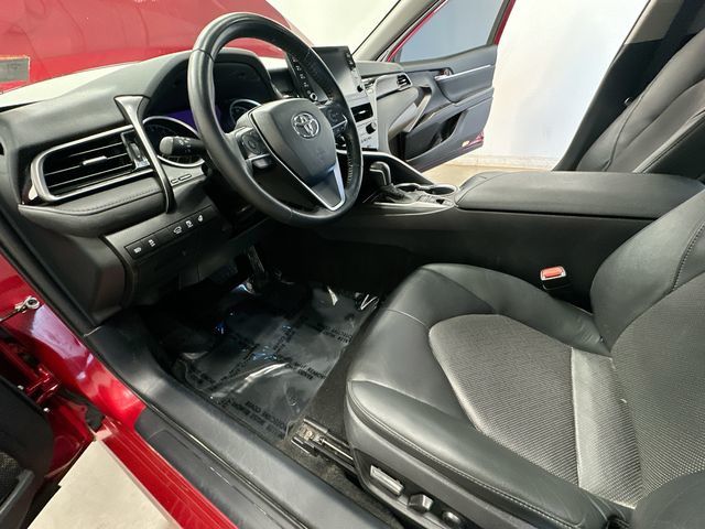 Thumbnail: 2022 Toyota Camry - 10