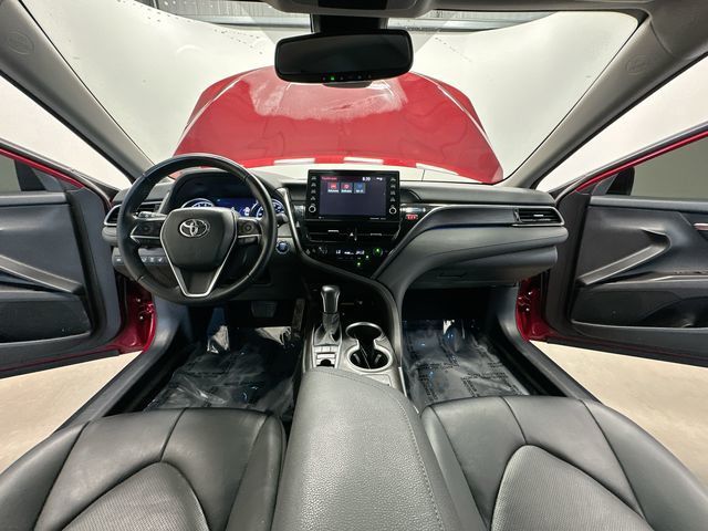 Thumbnail: 2022 Toyota Camry - 14