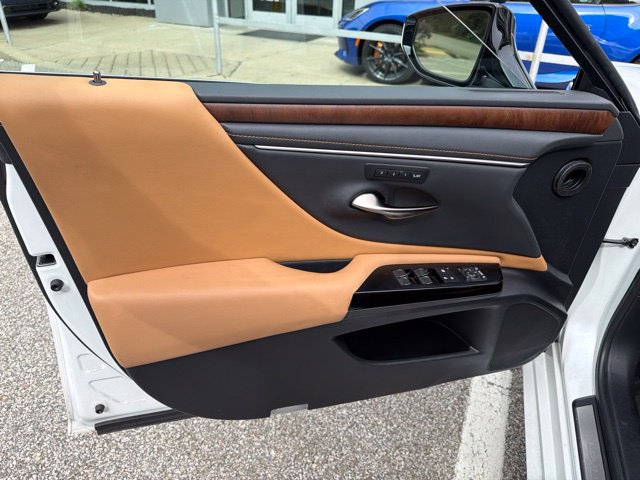 Thumbnail: 2024 Lexus ES - 20
