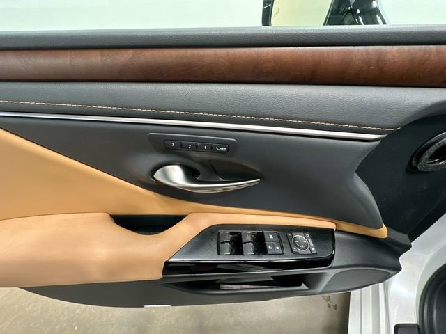 Thumbnail: 2024 Lexus ES - 20