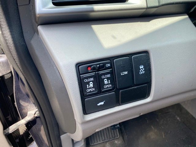 Thumbnail: 2016 Honda Odyssey - 24