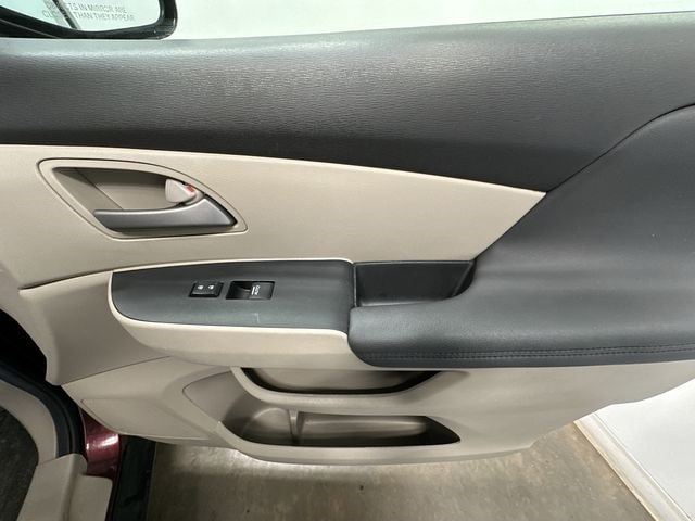 2012 Honda Odyssey EX-L 26