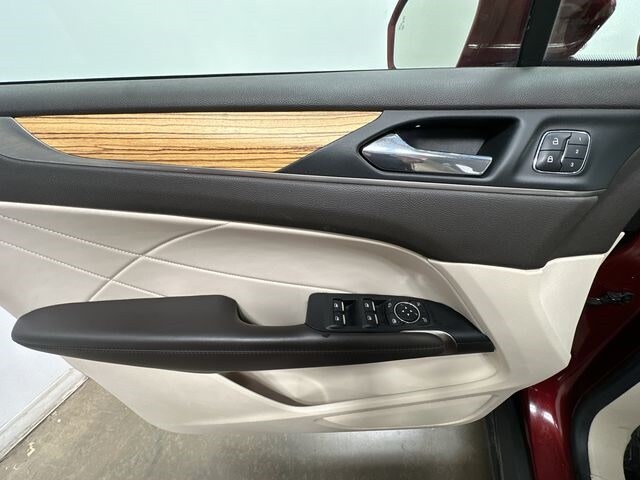 Thumbnail: 2015 Lincoln MKC - 25
