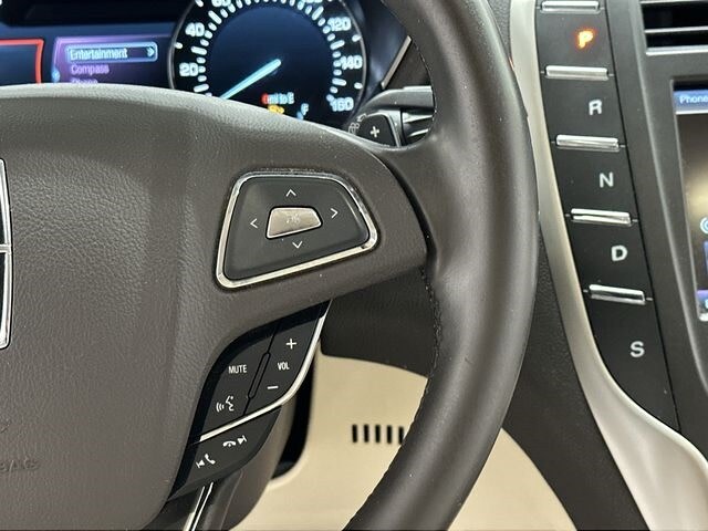 Thumbnail: 2015 Lincoln MKC - 20