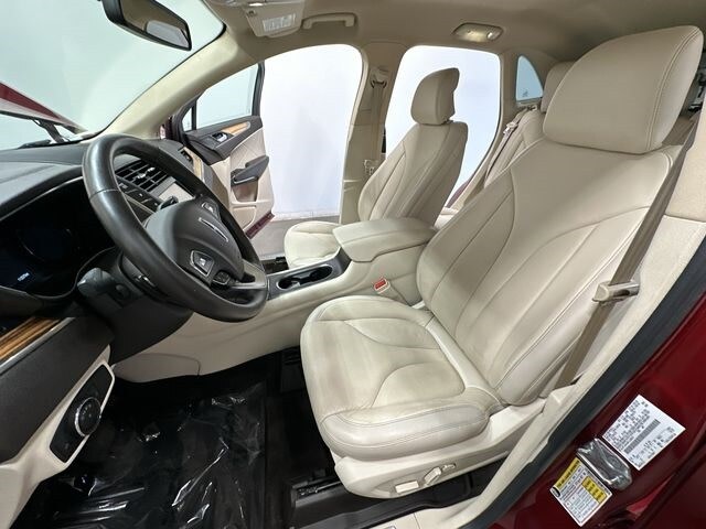 Thumbnail: 2015 Lincoln MKC - 11