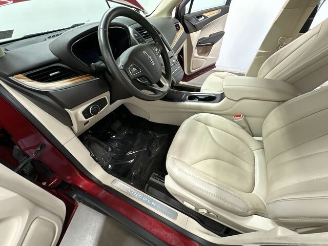 Thumbnail: 2015 Lincoln MKC - 15