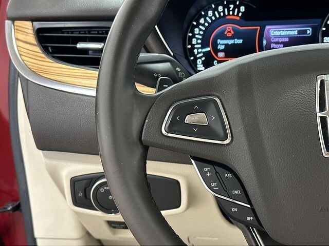 Thumbnail: 2015 Lincoln MKC - 19