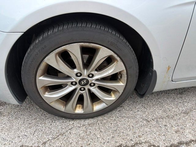 Thumbnail: 2012 Hyundai Sonata - 22