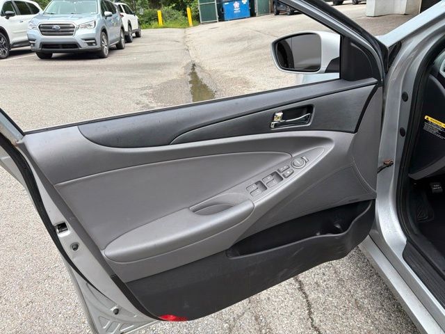 Thumbnail: 2012 Hyundai Sonata - 23