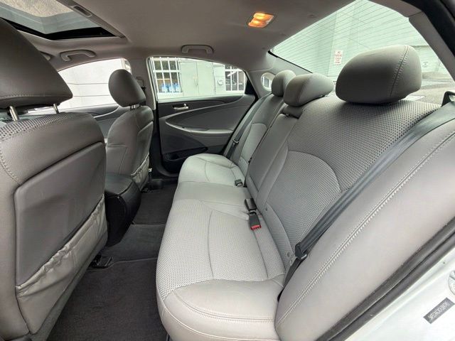 Thumbnail: 2012 Hyundai Sonata - 19