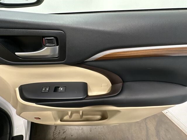 2019 Toyota Highlander Limited Platinum 30
