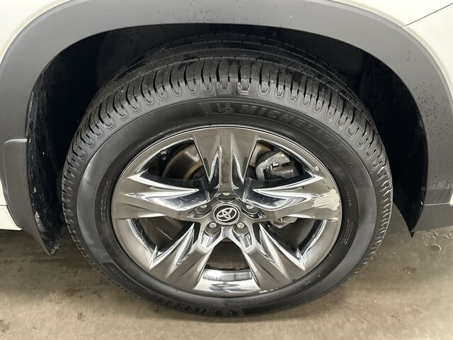 2019 Toyota Highlander Limited Platinum 8