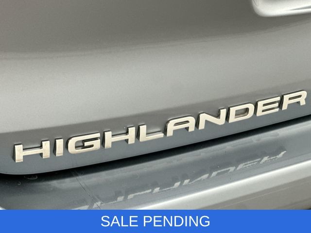Thumbnail: 2022 Toyota Highlander - 33