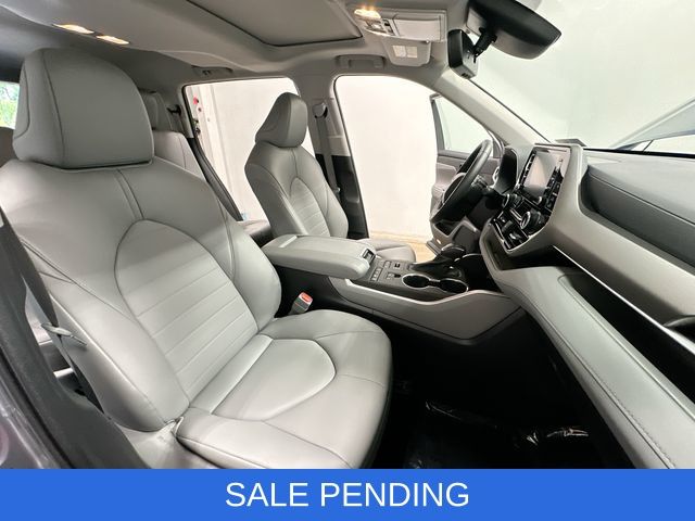 Thumbnail: 2022 Toyota Highlander - 28
