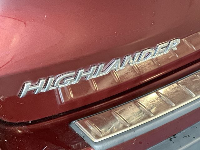 Thumbnail: 2019 Toyota Highlander - 33