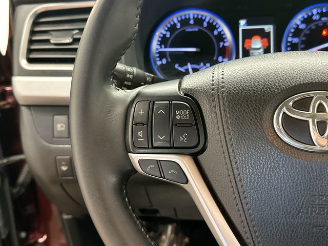 Thumbnail: 2019 Toyota Highlander - 20